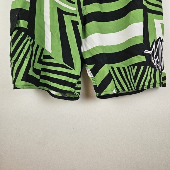 Maui & Sons boardwalk Shorts Size 38 NWT - Picture 5 of 7